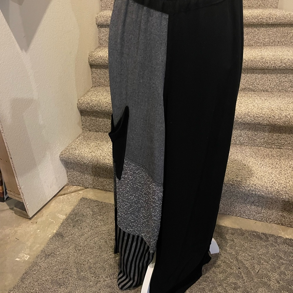 NWT Beautiful Boutique Bottoms Black/Grey